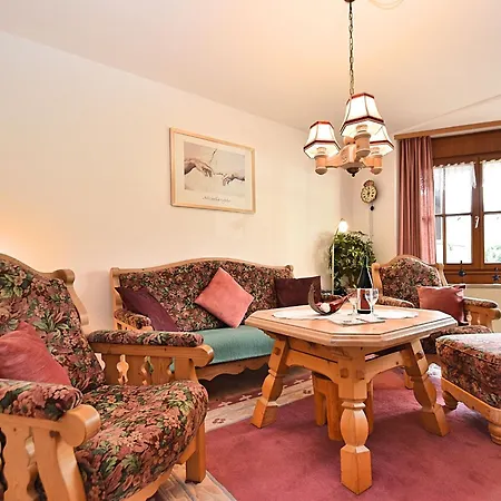 Apartment Quaint With Private Terrace Garden *